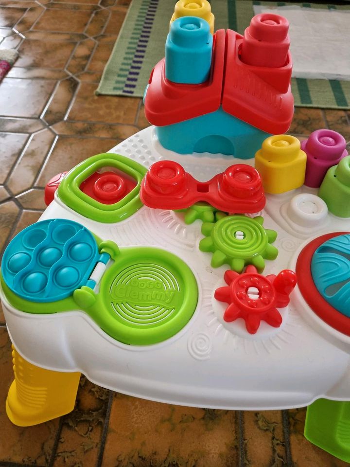 Baby / Kleinkind Spieltisch in Weisweil