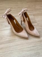 Damenschuhe mit Absatz und Schleife Gr. 38 Berlin - Schöneberg Vorschau
