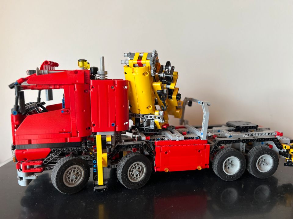 Lego Technic 8258 - Truck mit Power-Schwenkkran in Eichstetten am Kaiserstuhl