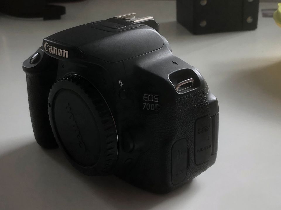 Canon EOS 700D Sigma 18-250mm und Canon 50mm  UND RUCKSACK in Karlsruhe