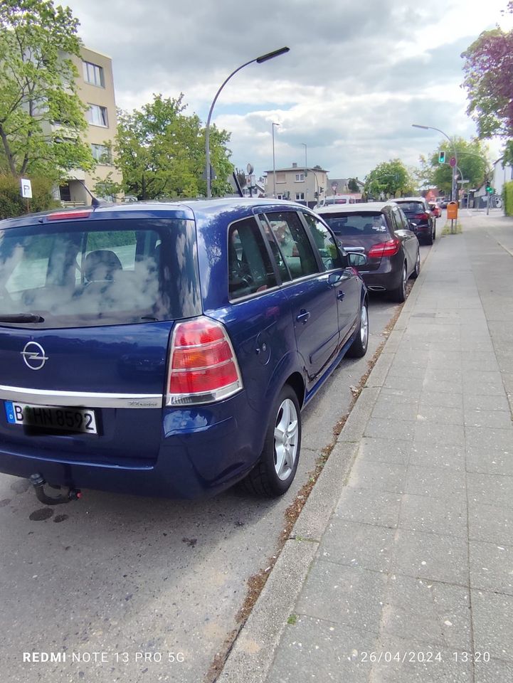 Opel zafira 2,2  Benzin automatik in Berlin