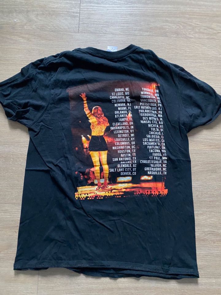 Taylor Swift Red Tour T-Shirt Shirt Gr. S schwarz in Gelsenkirchen