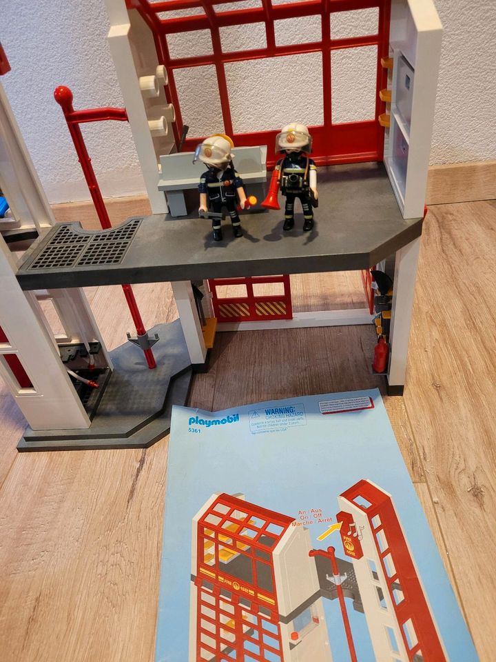 Playmobil 5361  Feuerwehrstation 5362Leiterfahrzeug in Künzell