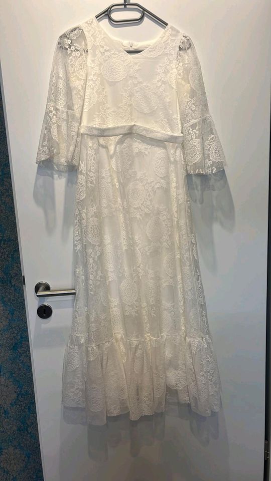 Weißes Kleid in Kührstedt