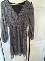 Only Kleid Gr. M schwarz geblümt beige altrosa Bayern - Affing Vorschau