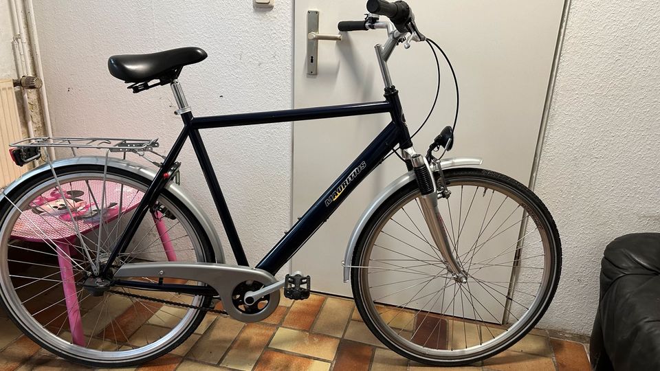 Herrenfahrrad Trekkingrad 28 Zoll,7 Gänge,Einwandfrei in Übach-Palenberg