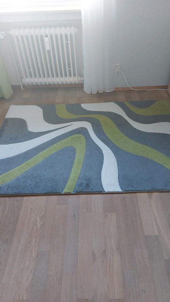 Teppich, grün/grau in Mössingen