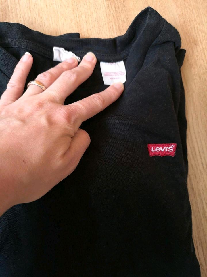 Levi's t-shirt xs S baby t kleines Logo weiß grau schwarz in Lichtentanne