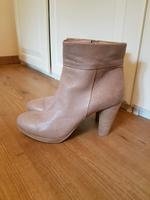 Echtleder Stiefeletten Pumps plateau Stiefel Beige Nude 40 41 Hessen - Wöllstadt Vorschau