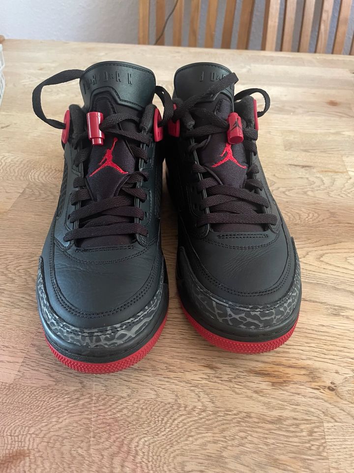 Jordan Spizike low in der Größe 42 ( 26,5cm ) 1 mal getragen ! in Berlin