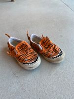 Vans slip-on sneakers Tigerfisch Gr. 22 Berlin - Treptow Vorschau