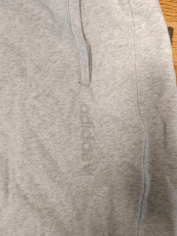 Adidas Frauen jogginghose 3xl in Kaiserslautern