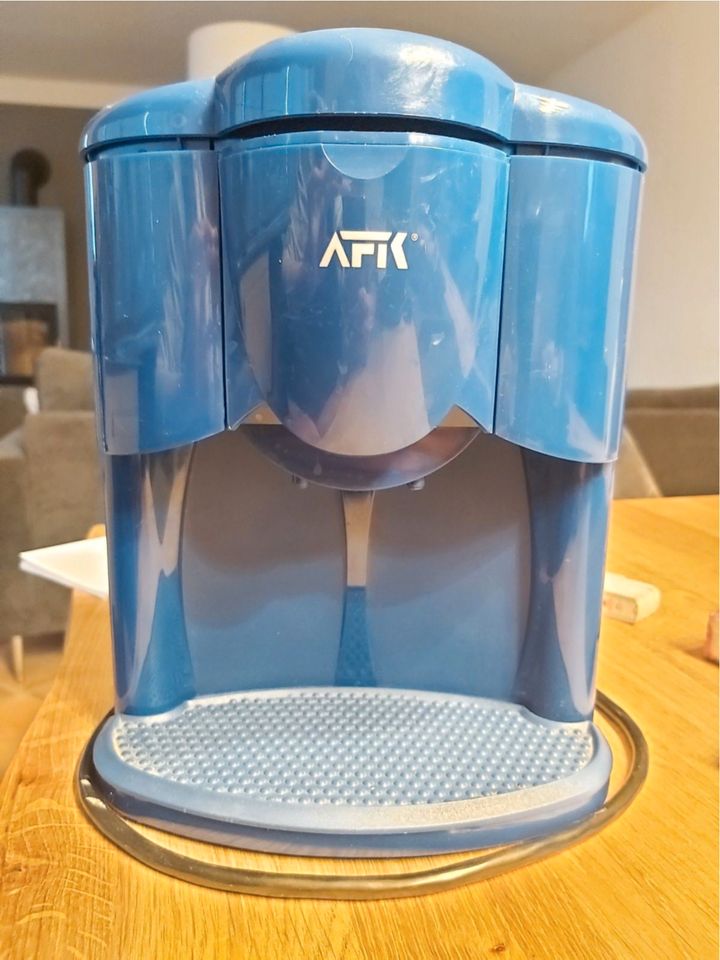 Kaffeemaschine blau 1 Tasse Für Camping Campingurlaub !? in Bovenden