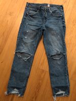 H&M Girlfriend Jeans mit destroyed details Gr. 42 Hamburg-Nord - Hamburg Winterhude Vorschau