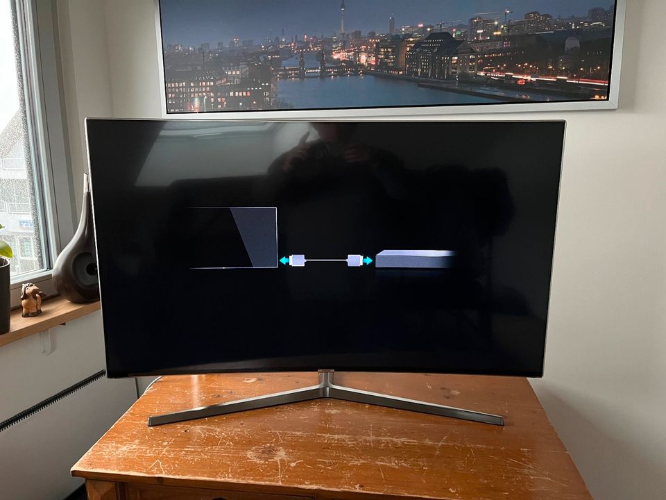 Samsung Curved 49 Zoll Fernseher mit Wandhalterung in Lohmar