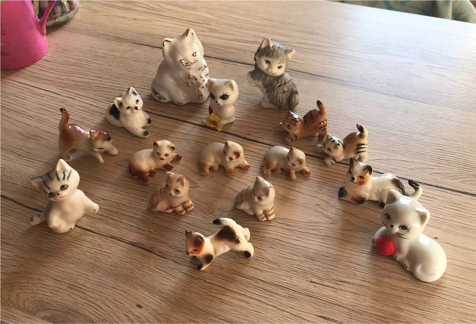 16 Keramik Katzen Setzkasten Sammelfiguren in Frauenstein