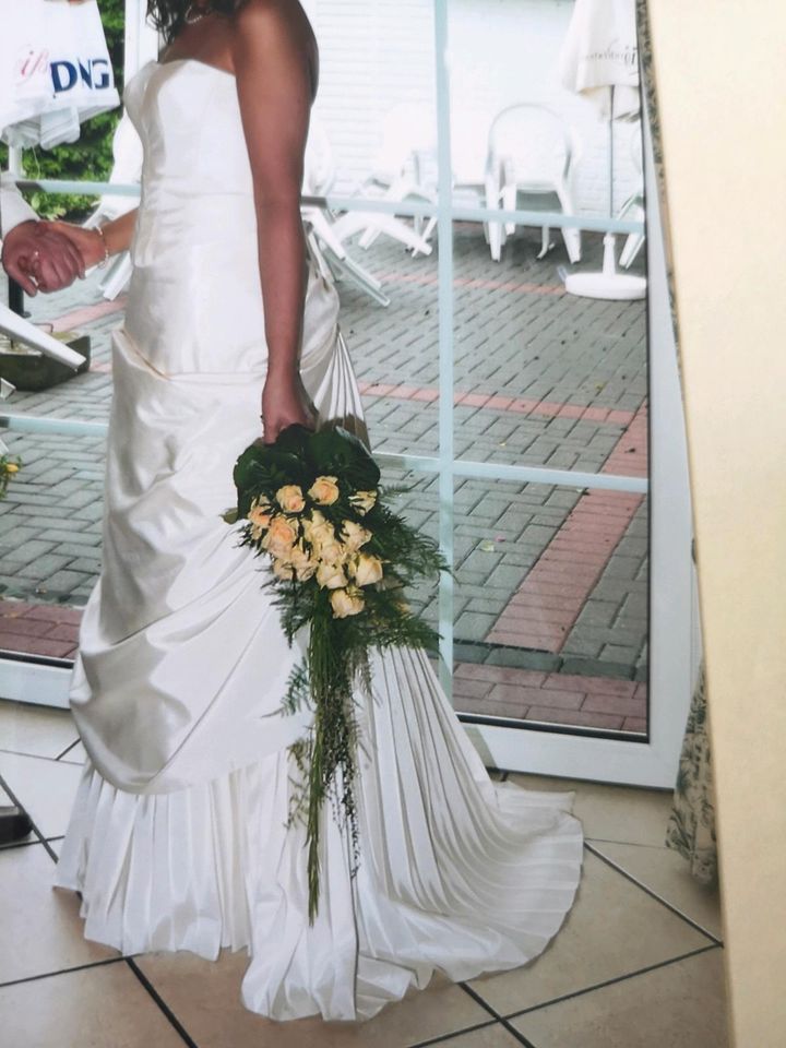 Verkaufe Hochzeitskleid von joop in Größe 38 in Nordrhein-Westfalen -  Lippstadt | eBay Kleinanzeigen ist jetzt Kleinanzeigen