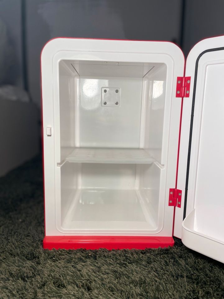 Coca Cola Mini-Kühlschrank mit Camping Funktion in Kleinmachnow