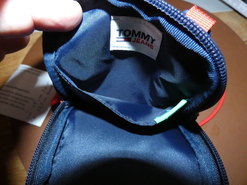 Tommy Jeans Tasche / Neu / unbenutzt in Hanstedt