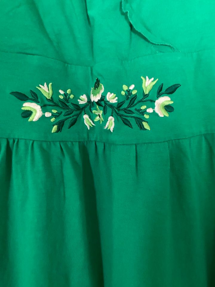 Blutsgeschwister Sommerkleid mit Stickerei grün Gr. 38 M wie NEU in Heringen / Helme