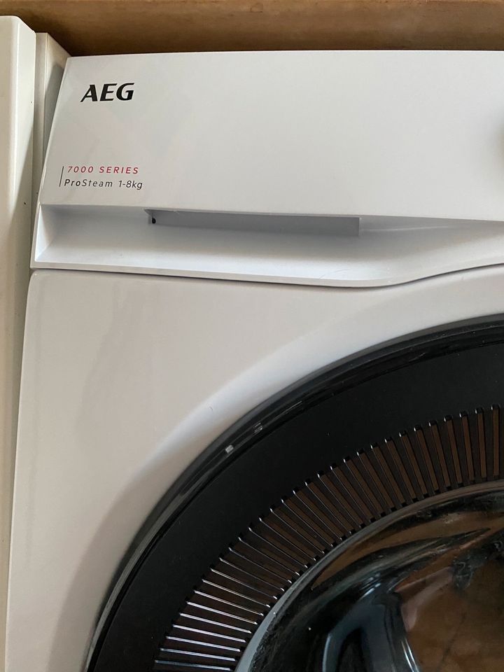 AEG Waschmaschine neuwertig mit Dampffunktion in Berlin