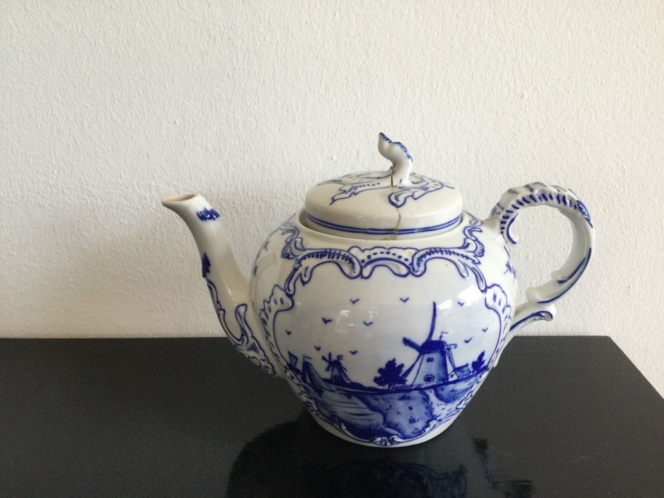 Delft Teekanne /Milchkännchen in Pullach