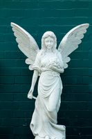 Statue aus Marmor "Engel mit Bouquet" Schleswig-Holstein - Altenmoor Vorschau