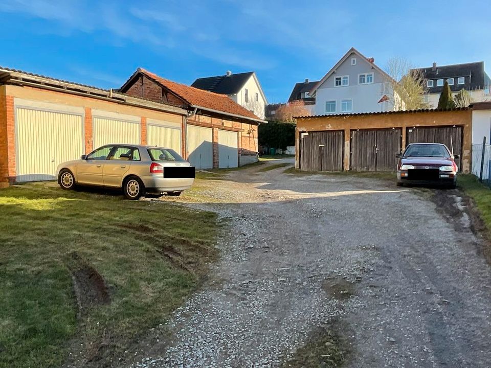 Mehrfamilienhaus mit zusätzlich 9 Garagen und 1 Carport in Seesen