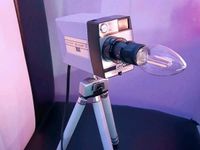 Lampe aus umgebauter SUPER 8 Kamera retro Filmkamera upcycling Östliche Vorstadt - Steintor  Vorschau