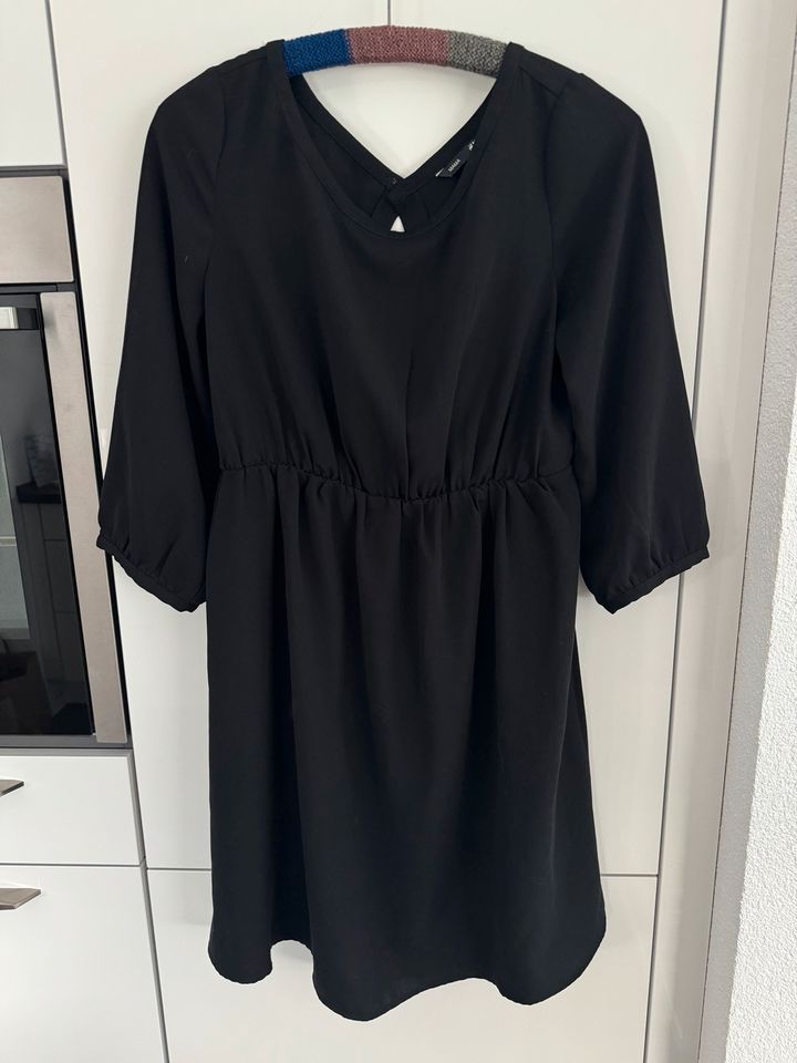 H&M Mama Umstandskleid chic Gr. 38/M schwarz in Schwendi