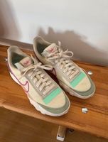 Nike Sneaker Größe 43 weiß türkis pink Niedersachsen - Lüneburg Vorschau