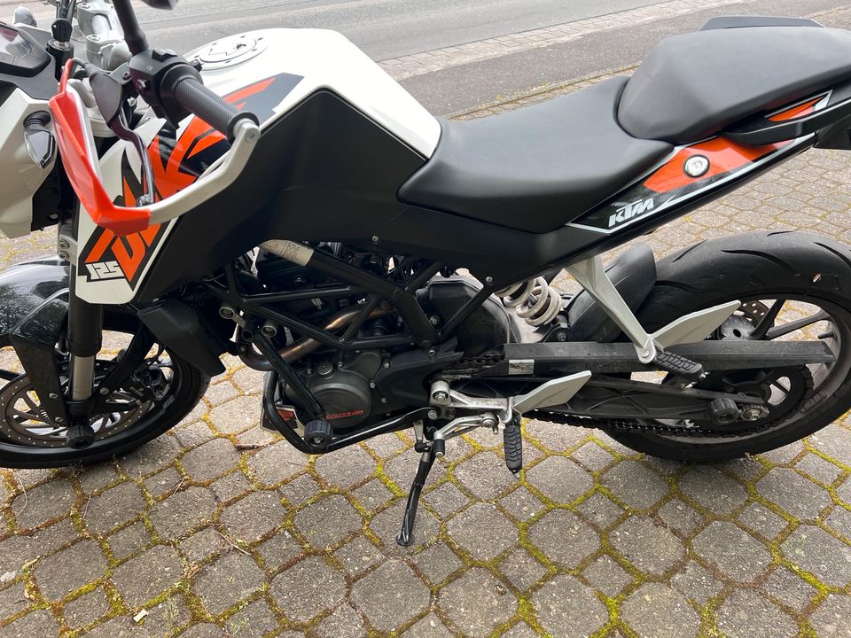 KTM DUKE 125 in Eichenbühl