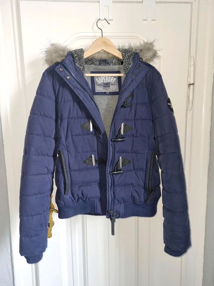 Superdry Winterjacke Gr. L in Bochum