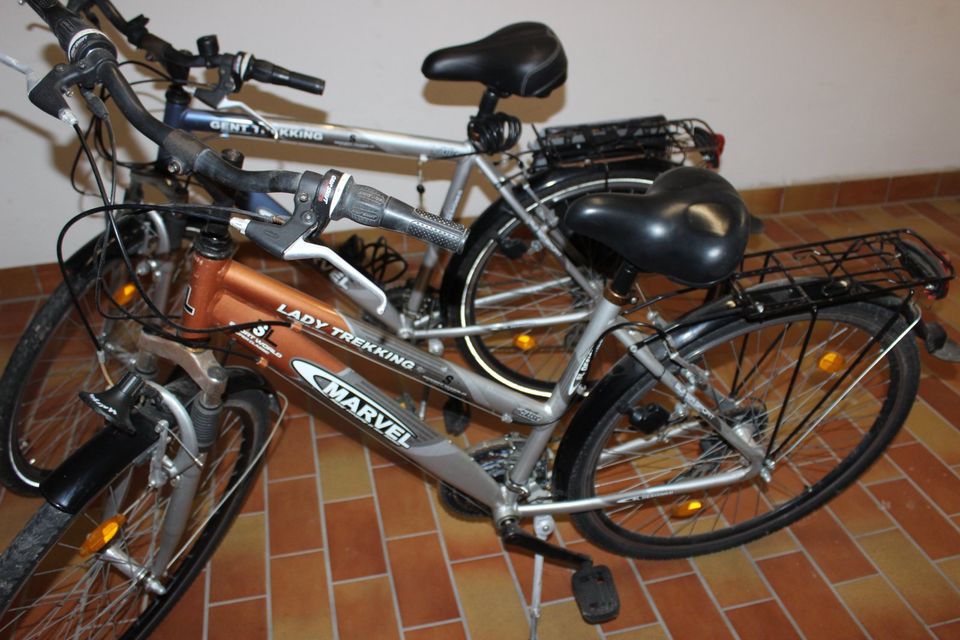 Damen- und Herrenrad trekking fahrräder 28 Gang Schaltung in Wallhausen