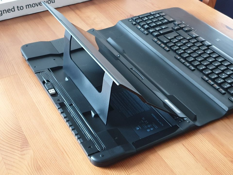 Logitech Alto Business Laptopständer Halter mit Tastatur, schwarz in Hamburg