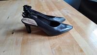 Tamaris Riemchen Pumps schwarz Gr. 39 NEU Bayern - Gößweinstein Vorschau