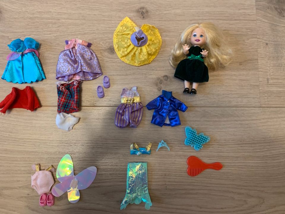 Kleine Barbie Puppe mit Zubehör in Buchholz in der Nordheide