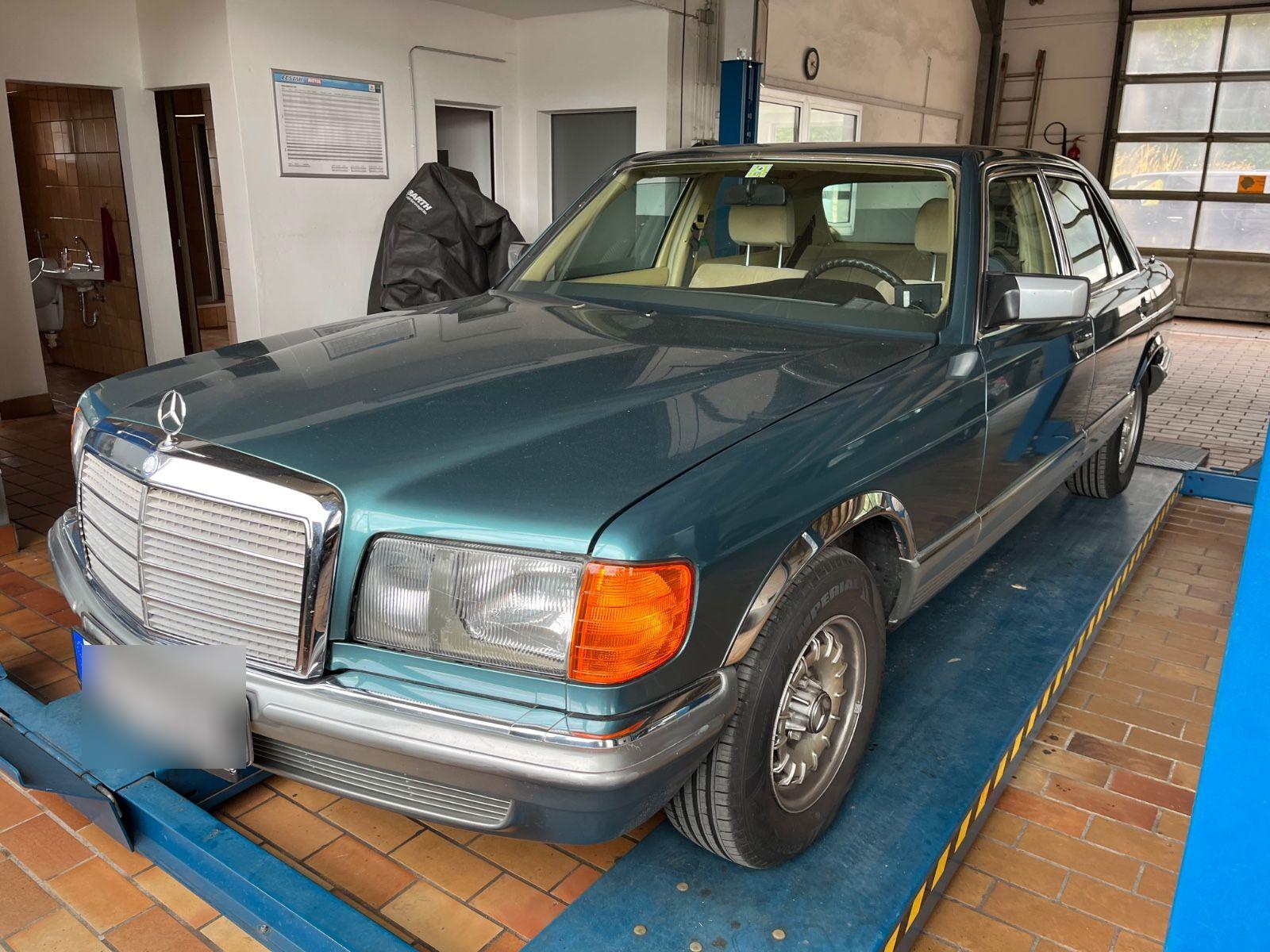 Abbildung des Autos Mercedes-Benz W126 380 s…