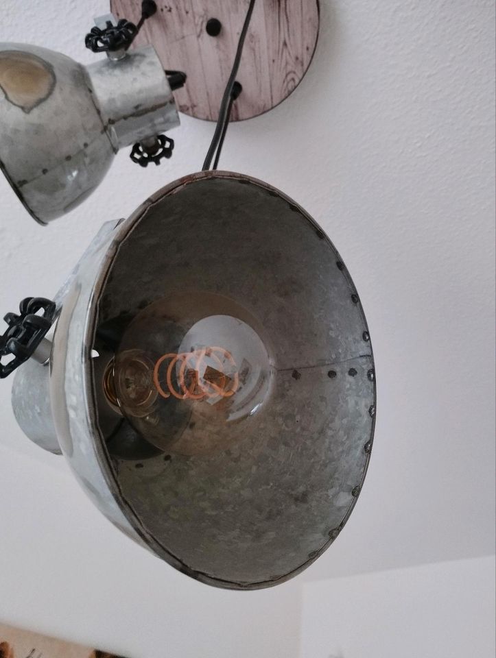 Wunderschöne nagelneue Lampe im Vintage Look in Bitterfeld