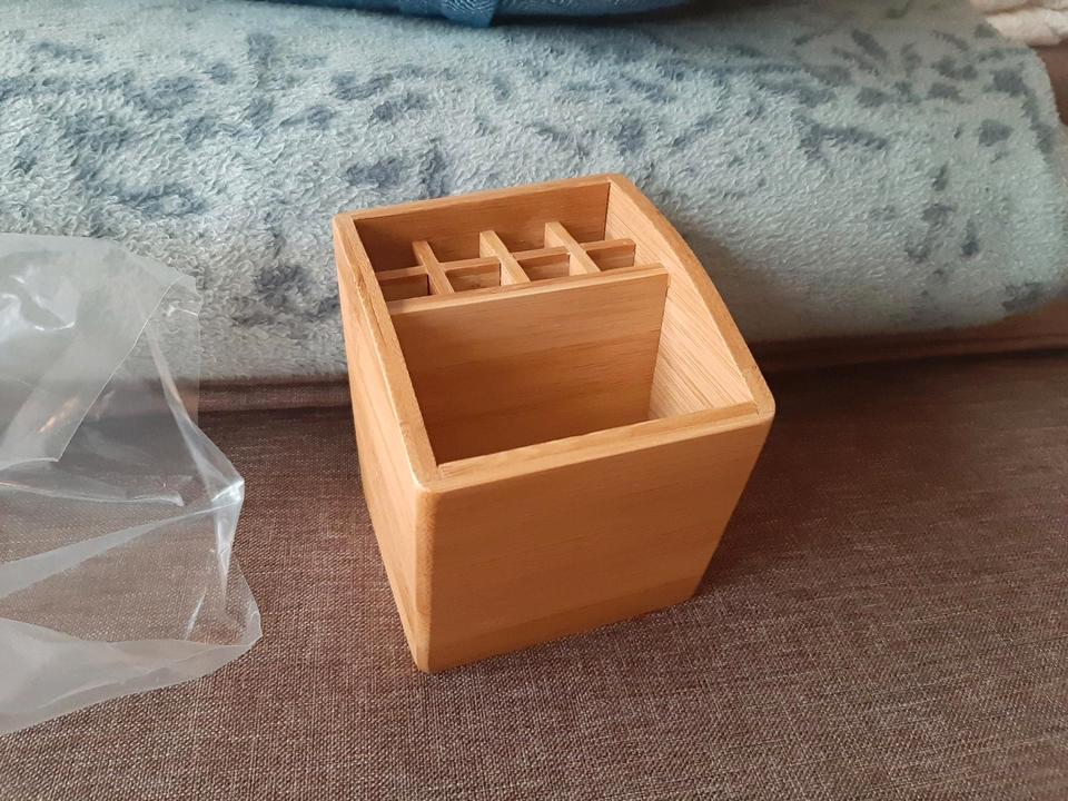 Neu, Stift- und Utensilienhalter aus Holz für den Schreibtisch in Wedel