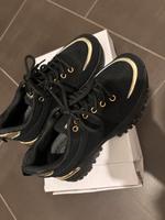 Sneaker schwarz/Gold Köln - Ostheim Vorschau