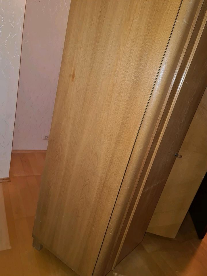 LETZTE CHANCE !!! KLEIDERSCHRANK alt Vintage Retro in Sulingen