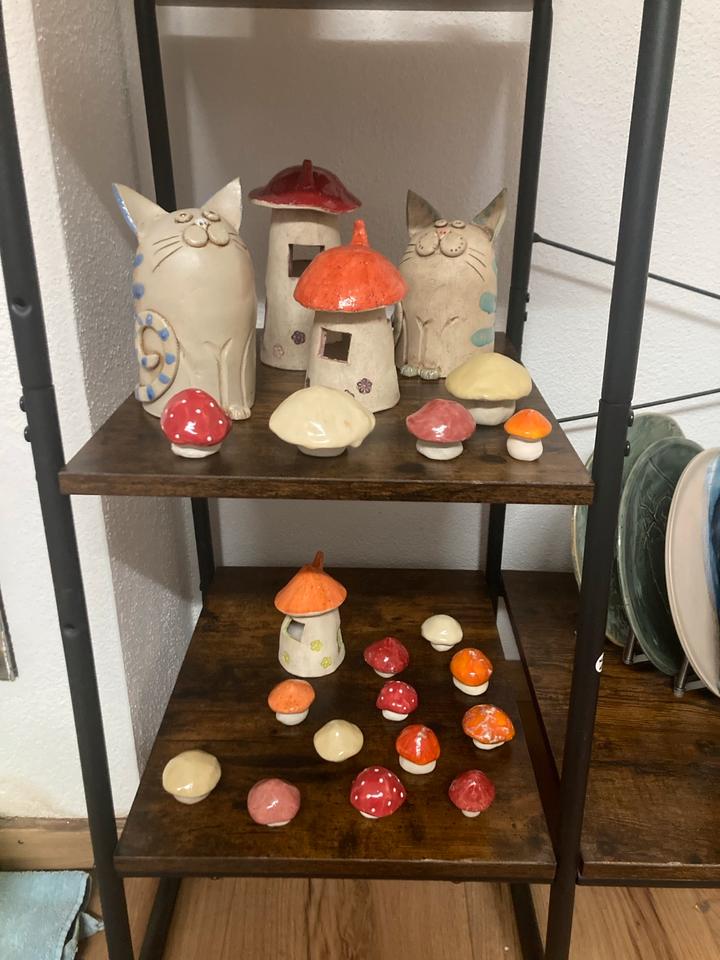 Keramik Handmade Dekoration Kugel Insektenhotel Zaunhocker in Oberbergkirchen