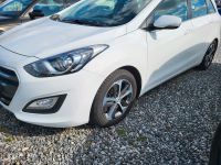 Huyndai i30 1.6 CRDI 100KW TÜV NEUE Bayern - Altdorf Vorschau