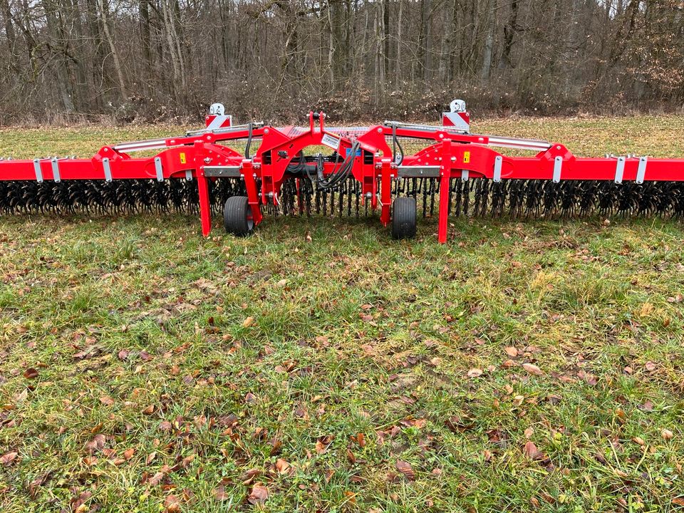 Pöttinger Rotocare V8000 Rollhacke in Bad Urach