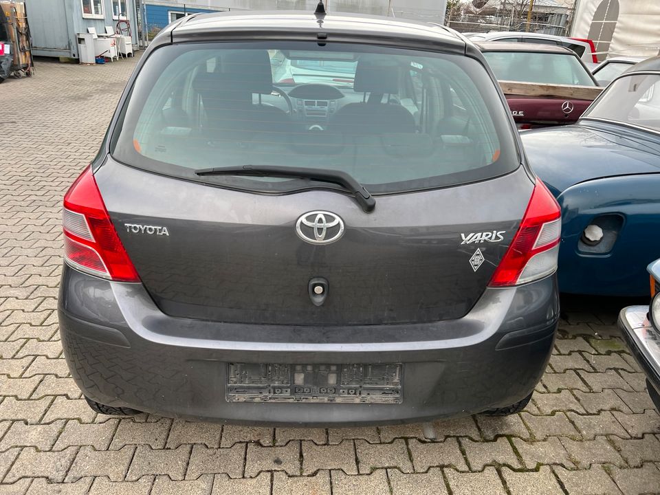 Schlachtfest Toyota Yaris Teile Autoteile KFZ TEILE ANKAUF !!! in Köln Vogelsang