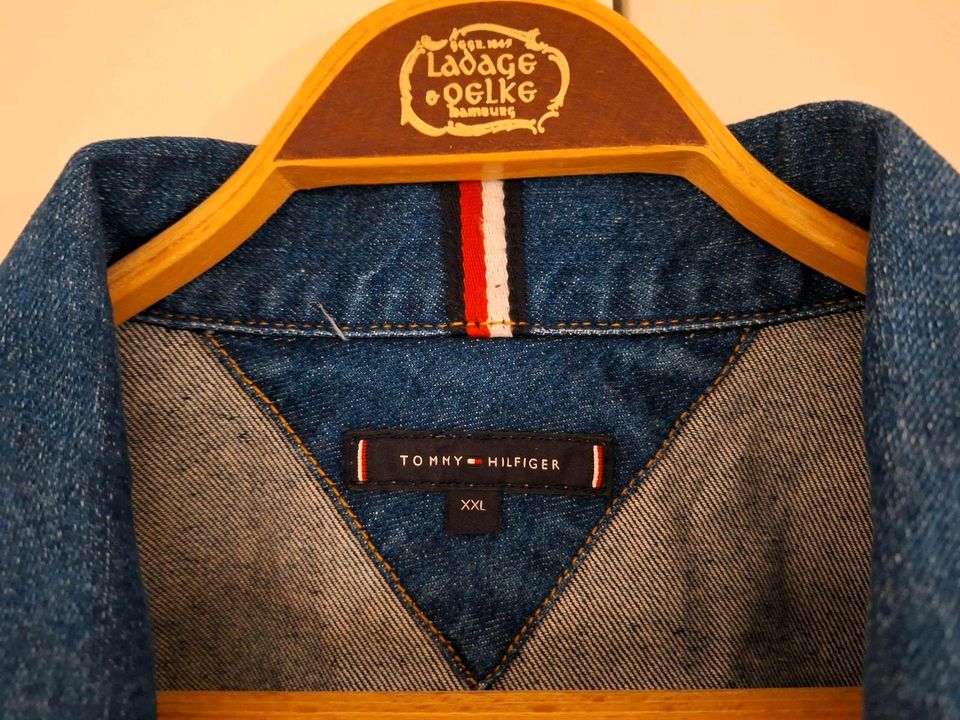 Tommy Hilfiger Jeansjacke NEU ohne Etikett in Hannover