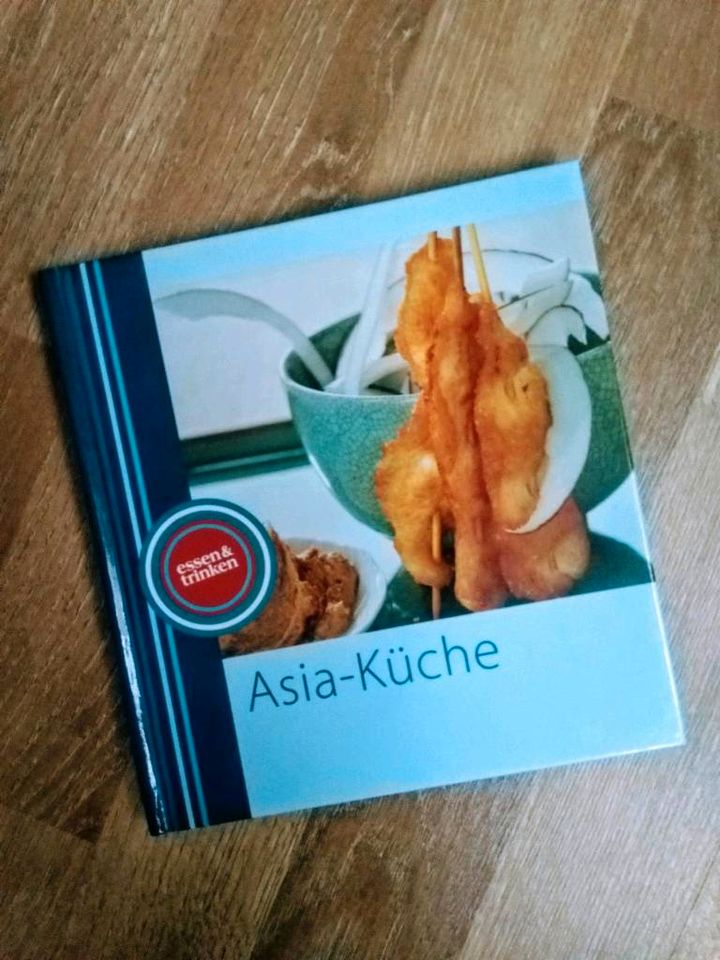 Kochbücher und diverse Ratgeber * Asia, Party, vegan in Halle