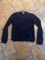 Flauschiger Glitzer Pullover in blau in Größe 146 Marburg - Wehrshausen Vorschau