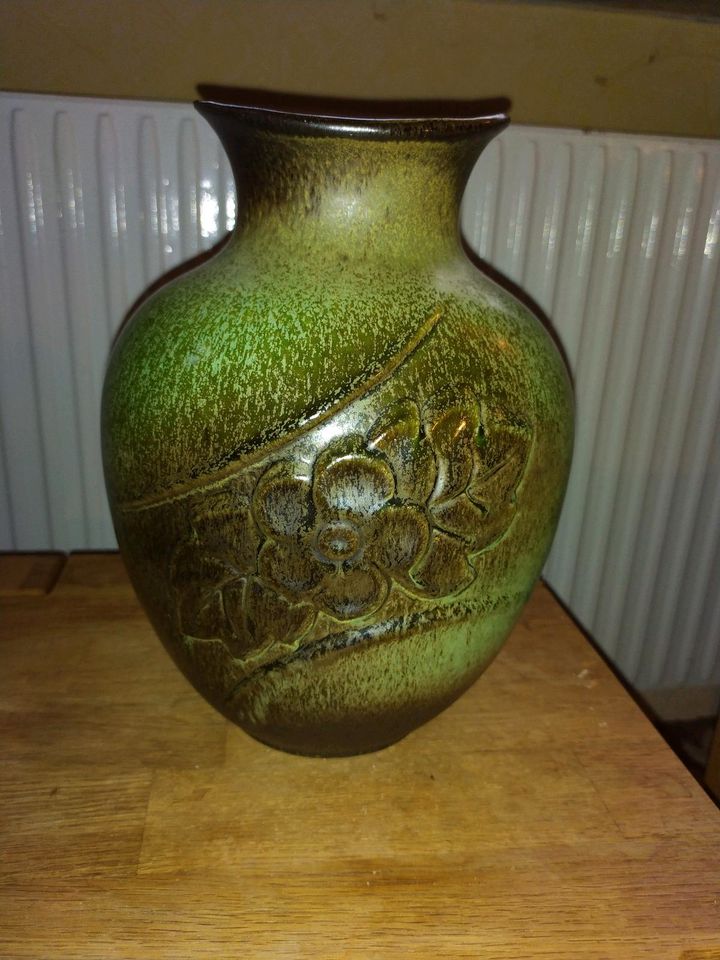 Vase Bax West Germany in grün sehr schön mit Motiv in Siek